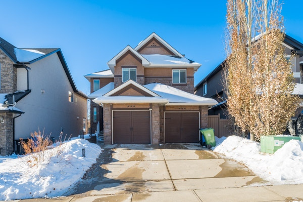 Exterior view of 7 Aspen Stone Grove SW