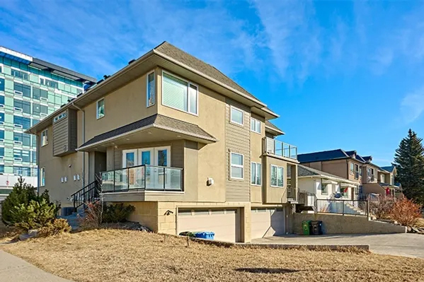 Exterior view of 1840 Westmount Rd NW